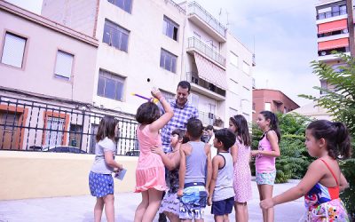 Las Asociaciones de Vecinos ofrecen talleres de verano a 300 niños durante el mes de julio
