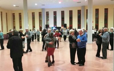 Los bailes de los mayores se trasladan a la Plaza Castelar durante el mes de agosto