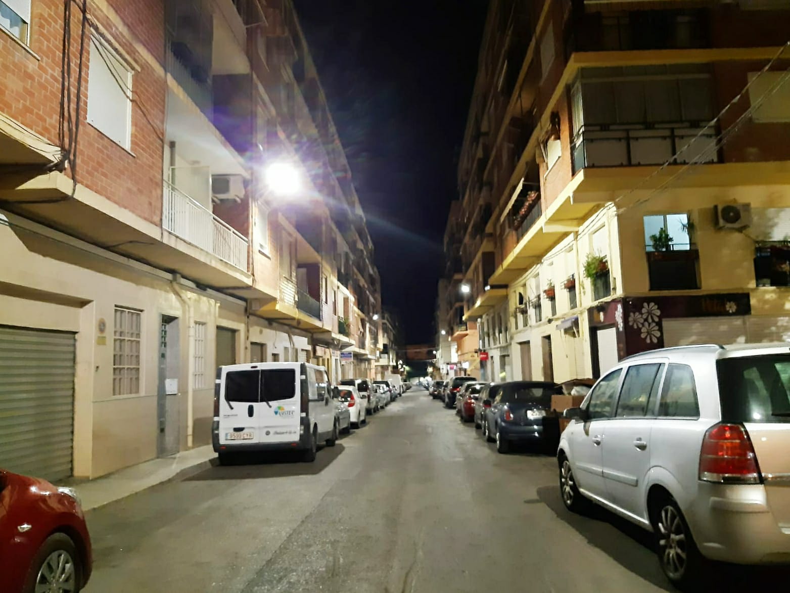 El Ayuntamiento de Elda renueva el alumbrado del sector Trinquete y Cruz Roja con la instalación de más de 140 puntos de luz de tecnología LED