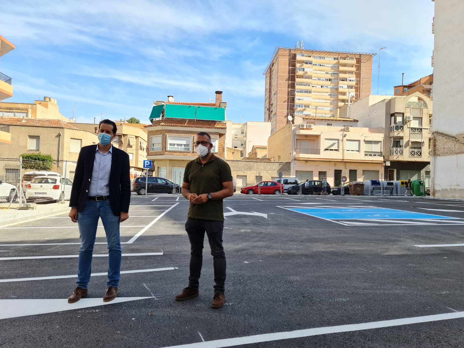 El Ayuntamiento de Elda pone en marcha el aparcamiento de la calle Aragón tras la remodelación realizada para mejorar su accesibilidad