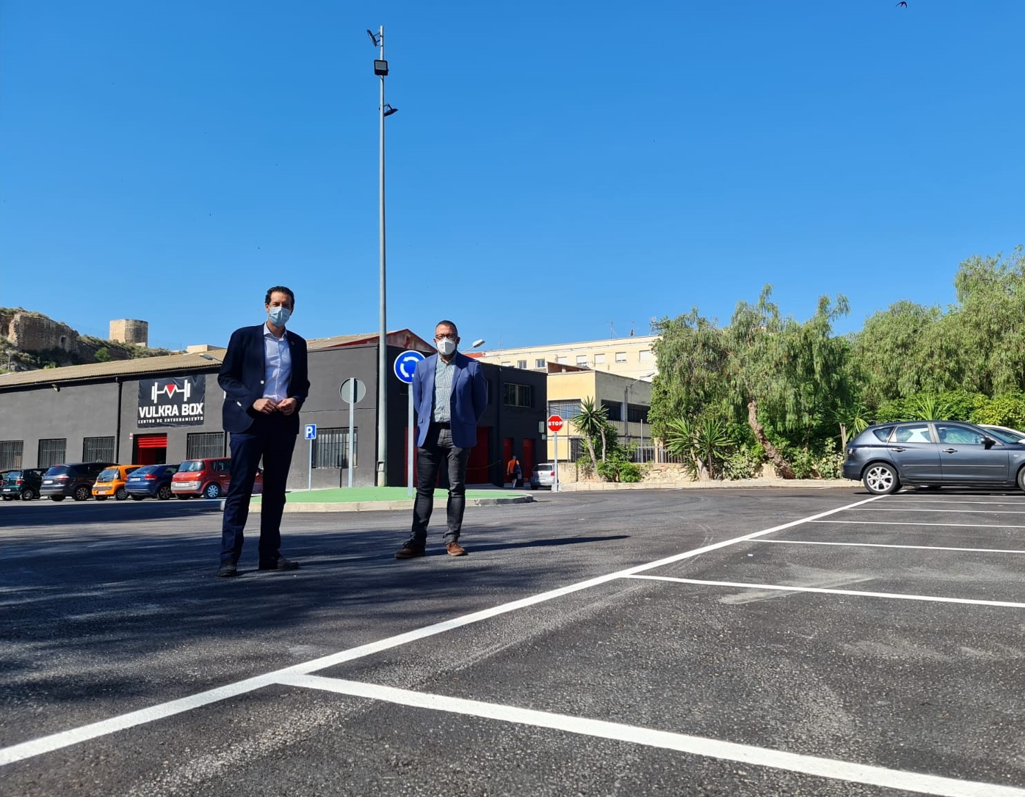 El Ayuntamiento de Elda pone en marcha el aparcamiento público de la calle La Madera y mejora el acceso a los Jardines del Vinalopó