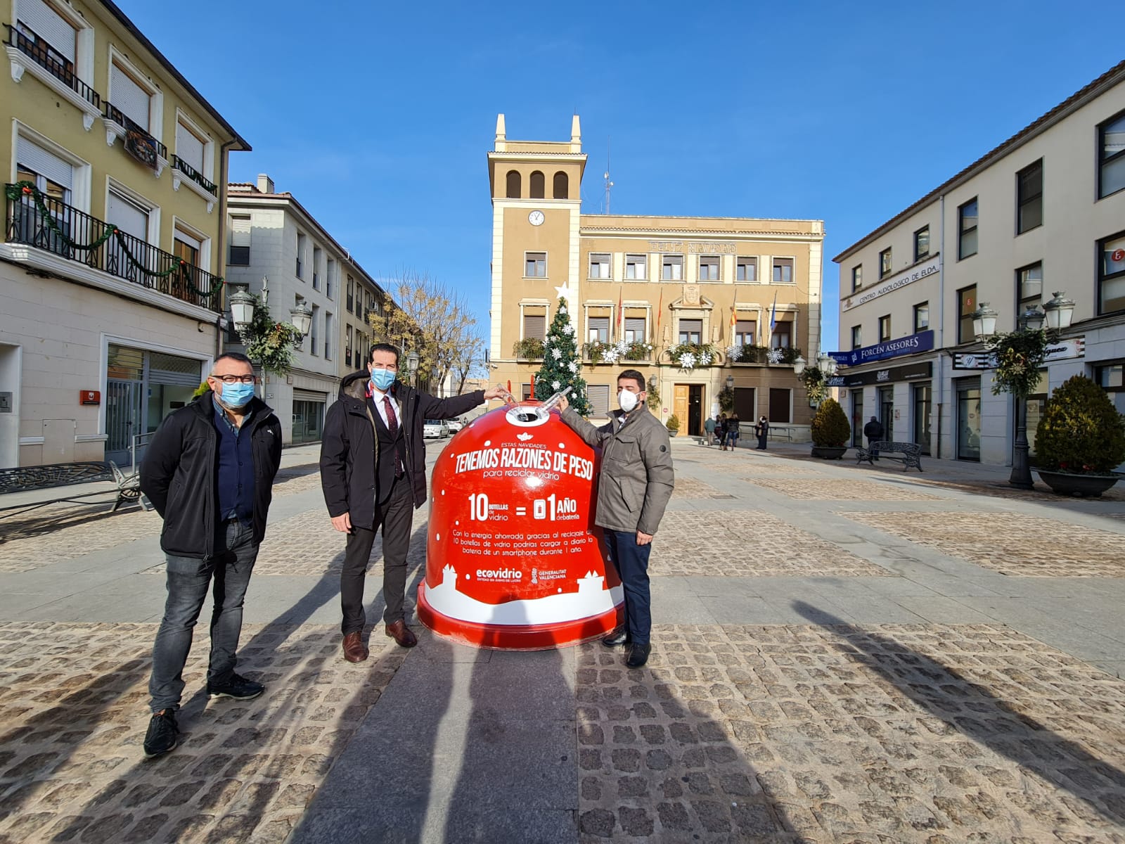 El Ayuntamiento de Elda y Ecovidrio ponen en marcha la campaña ‘Tenemos razones de peso’ para promover el reciclaje de vidrio en Navidad