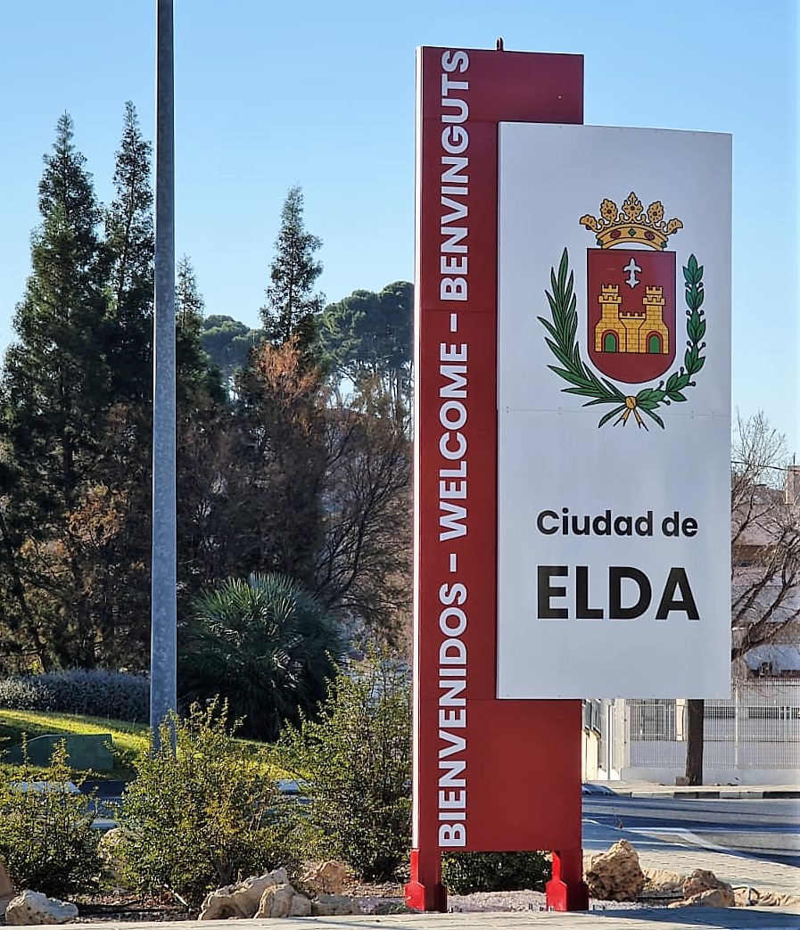 El Ayuntamiento de Elda renovará más de 700 placas identificativas de un centenar de calles y avenidas de la ciudad