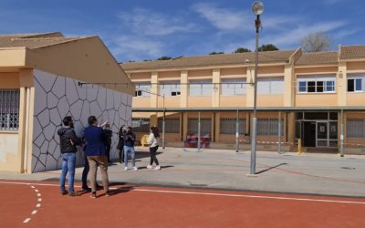 El Ayuntamiento de Elda adjudica contratos por dos millones de euros para renovar instalaciones educativas y deportivas utilizadas por niños y niñas eldenses