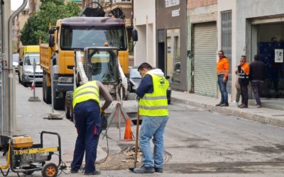 El Ayuntamiento de Elda mejora la accesibilidad y el asfalto de las calles San Crispín y Ramón Gorgé para favorecer el paso de las personas y los vehículos