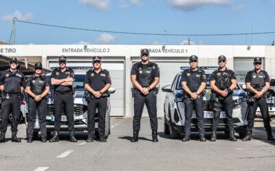 Agentes de la Policía Local de Elda se trasladan a Sedaví para colaborar en el operativo de seguridad en una de las localidades más afectadas por la DANA