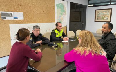 Elda pone en marcha el operativo ‘Comercio Seguro’ con agentes de Policía Local y Policía Nacional para garantizar la seguridad en Navidad durante los días de mayor afluencia de público