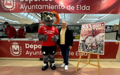 La San Silvestre Eldense inicia la distribución de dorsales en el stand del Mercado Central