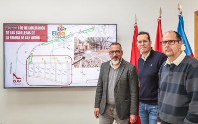 La remodelación de las escaleras ubicadas frente a la ermita de San Antón completará la puesta en valor de uno de los enclaves más importantes del casco antiguo de la ciudad